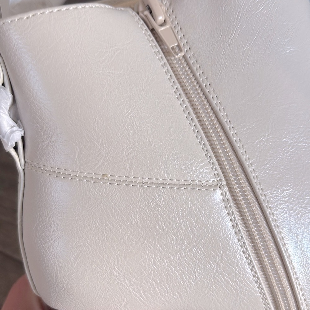 NIB [Life Stride] Foxy Low Block Heel Almond Toe Booties Women’s Sz 10 Wide - Picture 11 of 15